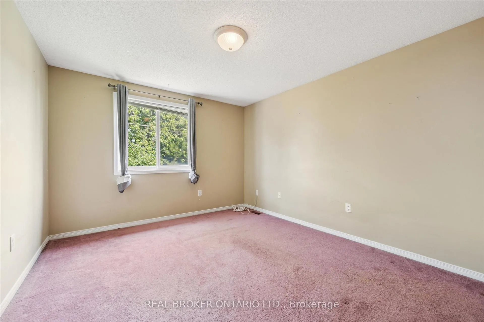Photo 21 of 451 Citadel Court, Waterloo — HOMEH