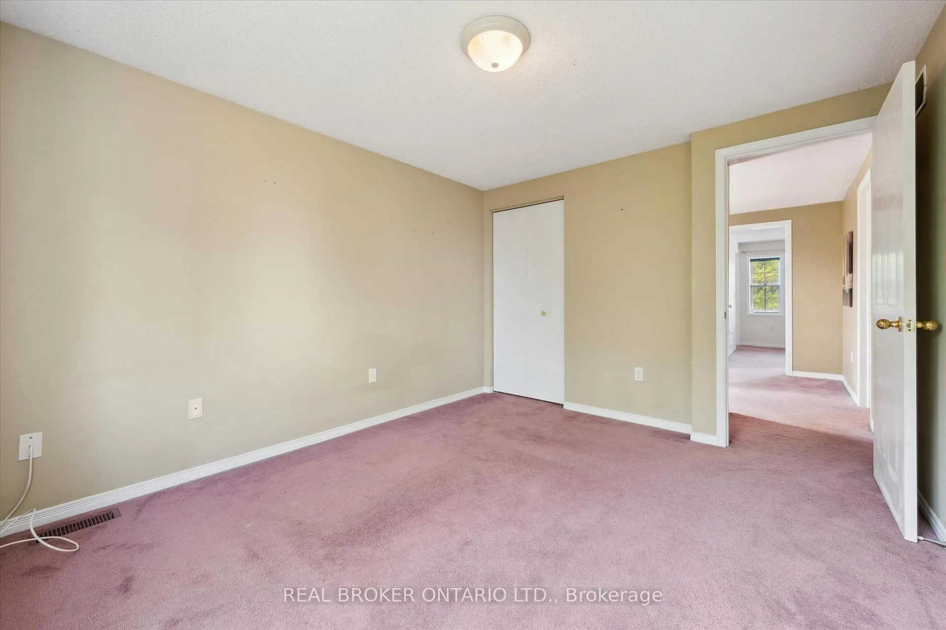 Photo 22 of 451 Citadel Court, Waterloo — HOMEH