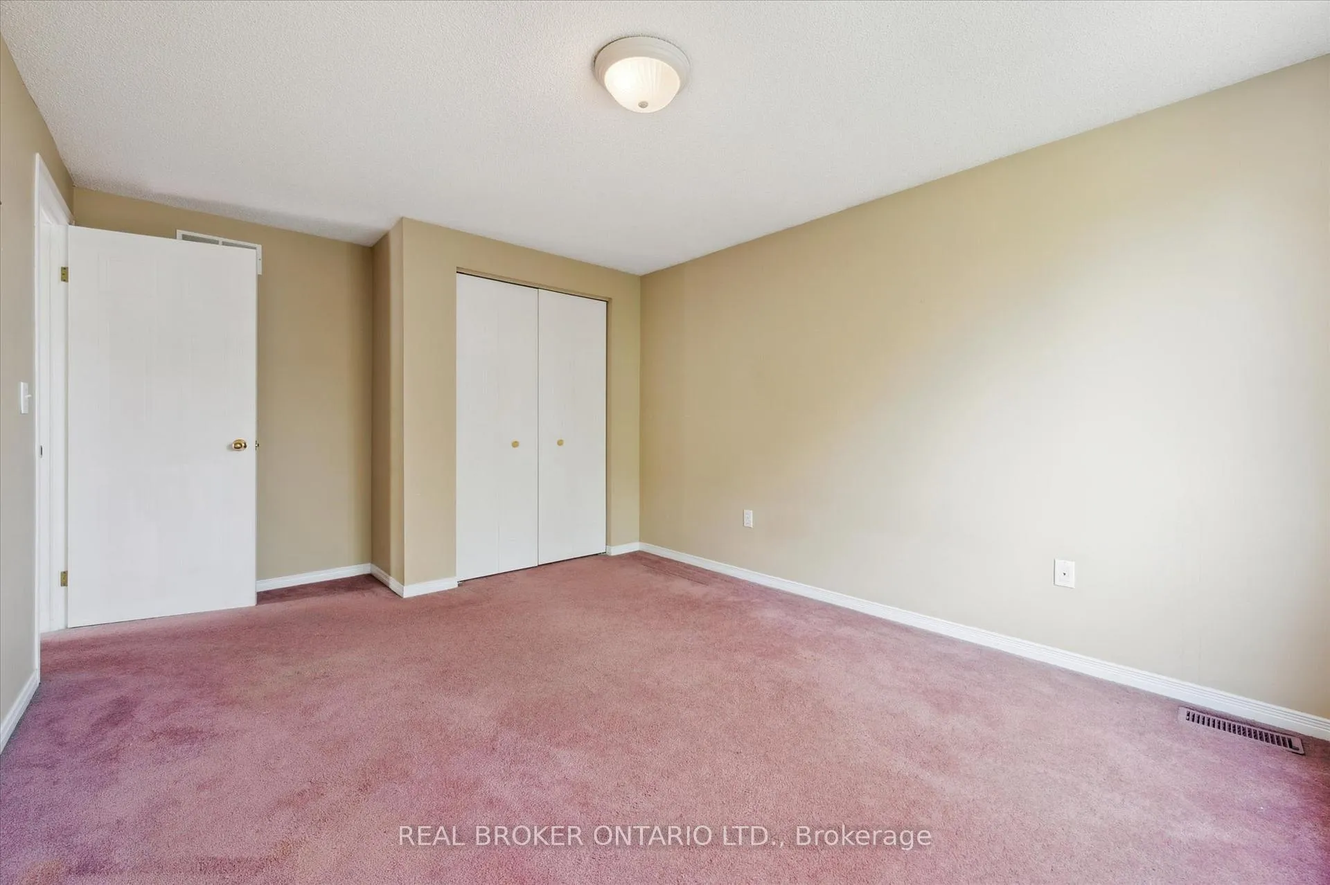 Photo 26 of 451 Citadel Court, Waterloo — HOMEH