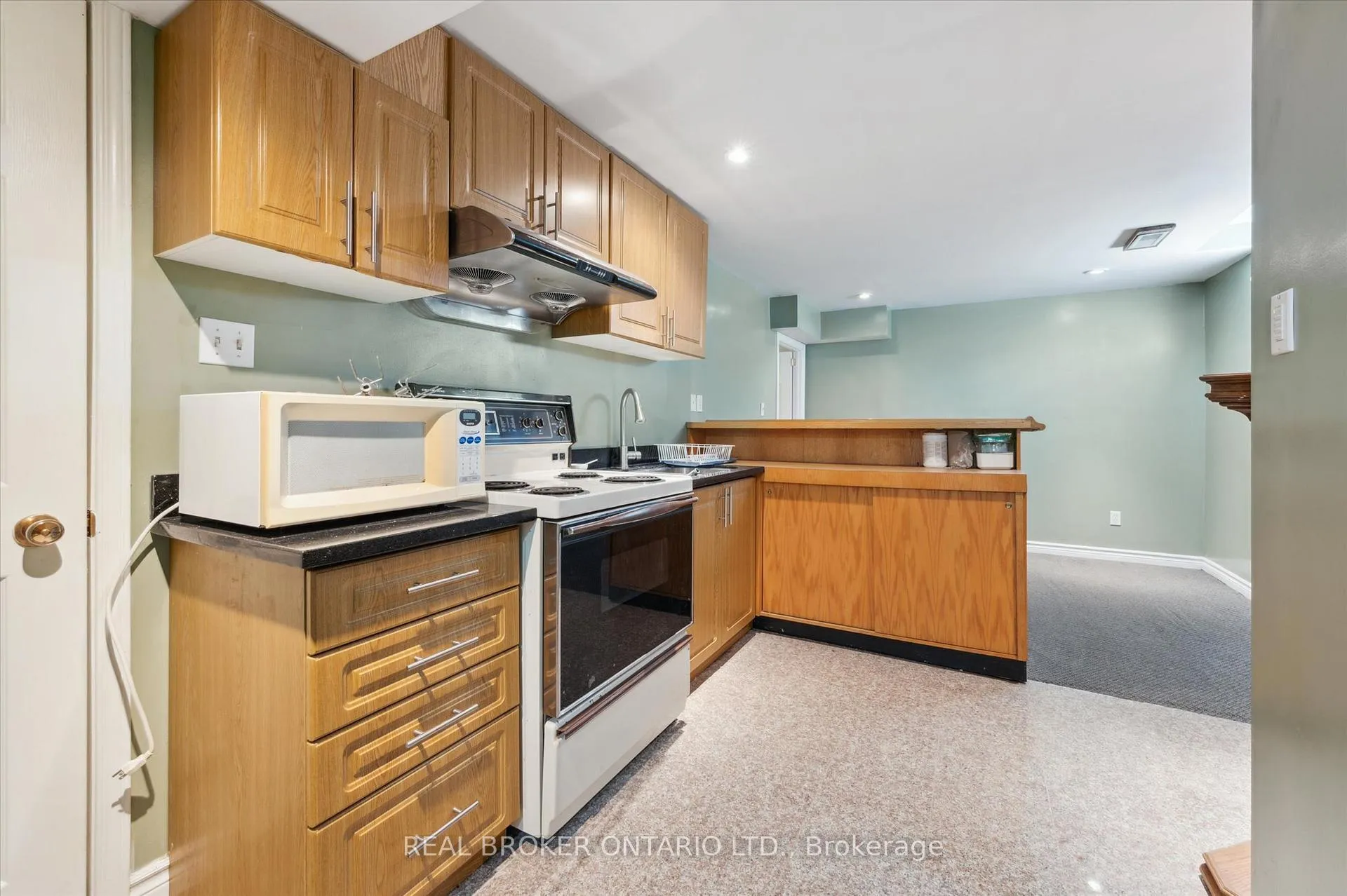 Photo 27 of 451 Citadel Court, Waterloo — HOMEH