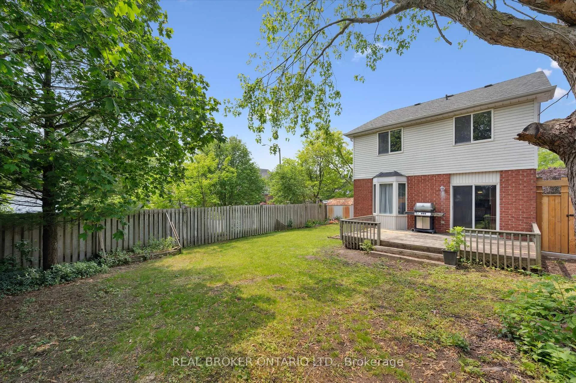 Photo 35 of 451 Citadel Court, Waterloo — HOMEH