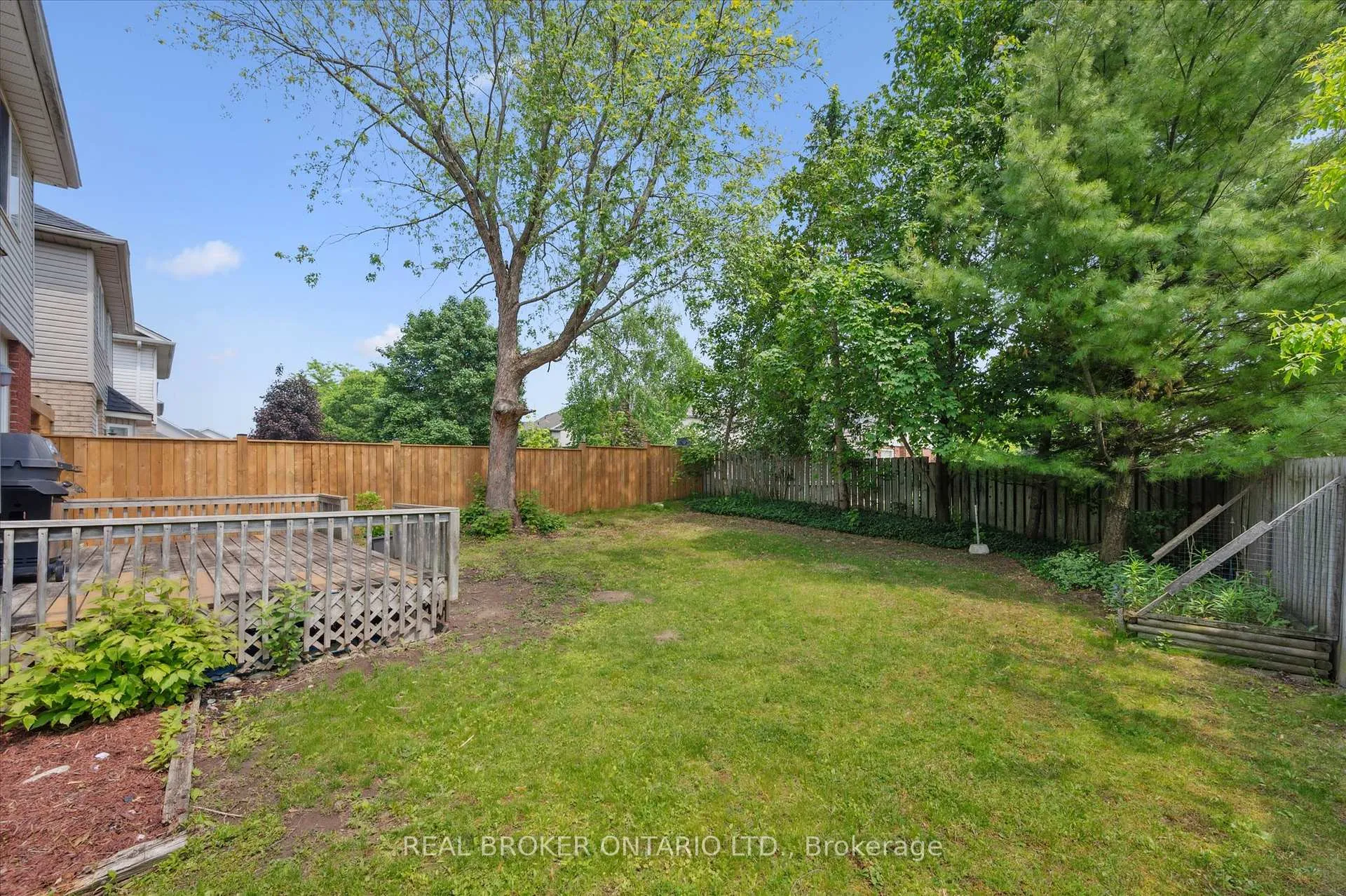 Photo 36 of 451 Citadel Court, Waterloo — HOMEH