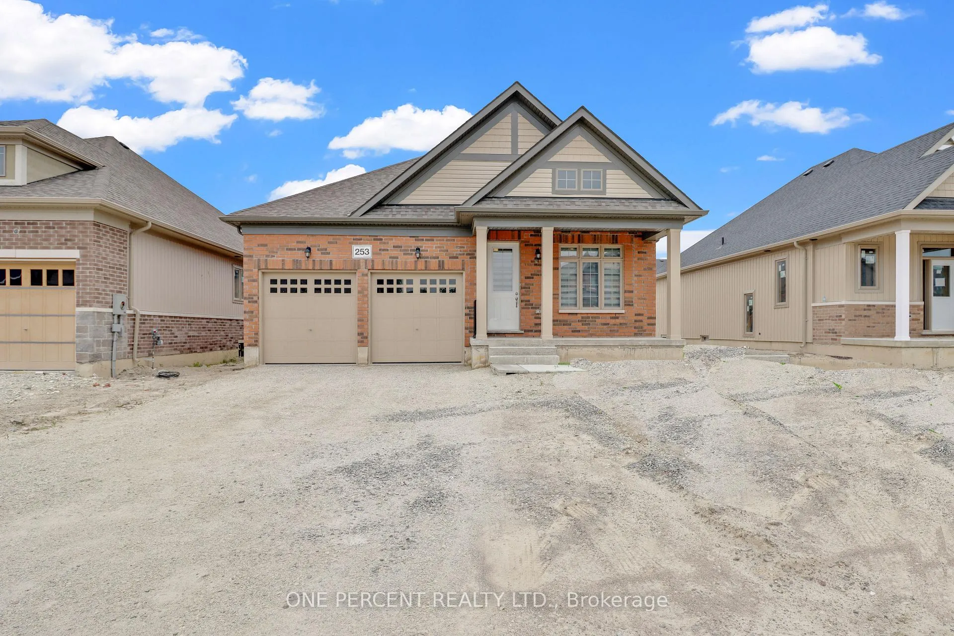 Photo 4 of 253 Wilcox Drive, Clearview, Stayner — HOMEH
