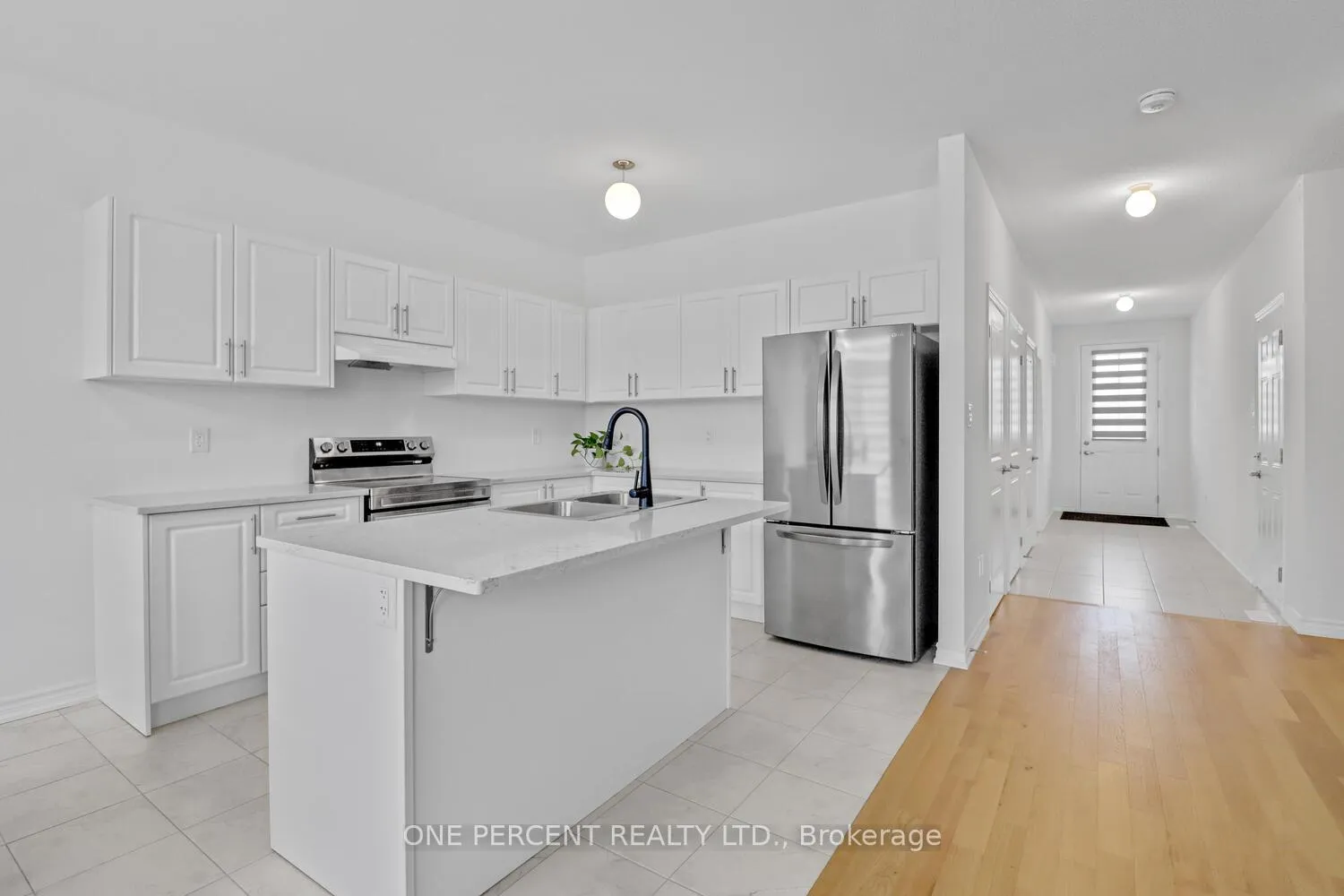 Photo 5 of 253 Wilcox Drive, Clearview, Stayner — HOMEH