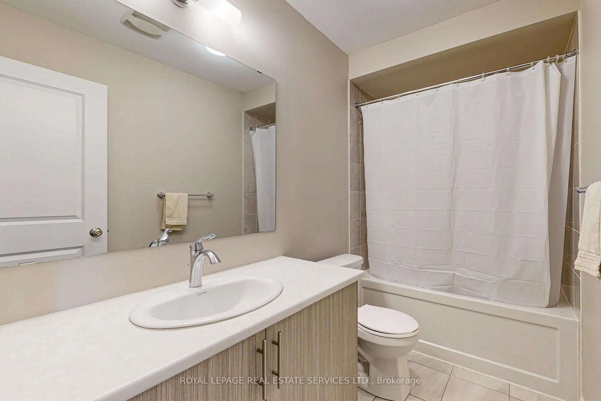 Photo 15 of 49 Clifford Crescent, New Tecumseth, Tottenham — HOMEH