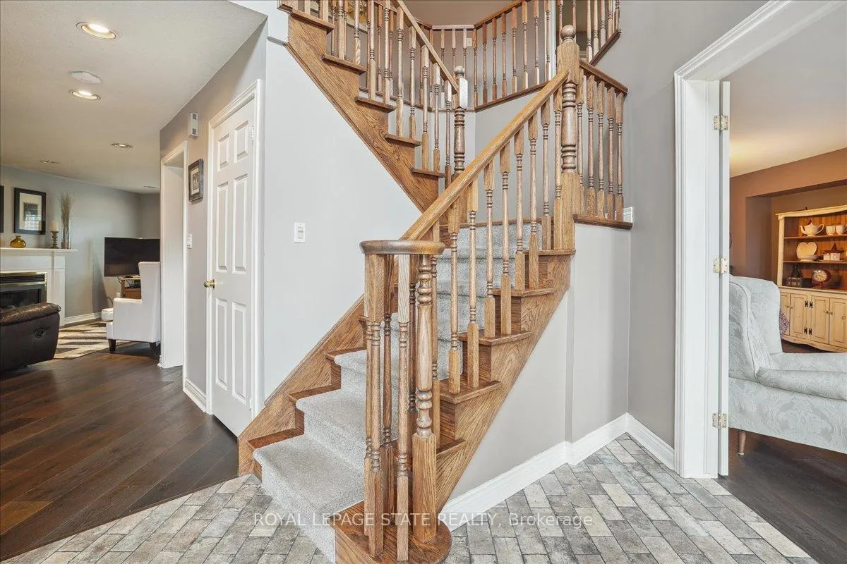Photo 6 of 126 Gurnett Drive, Hamilton, Gurnett — HOMEH