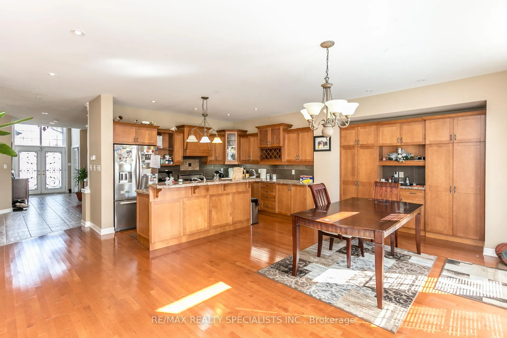 Photo 9 of 8 Playfair Court, Hamilton, Ancaster — HOMEH