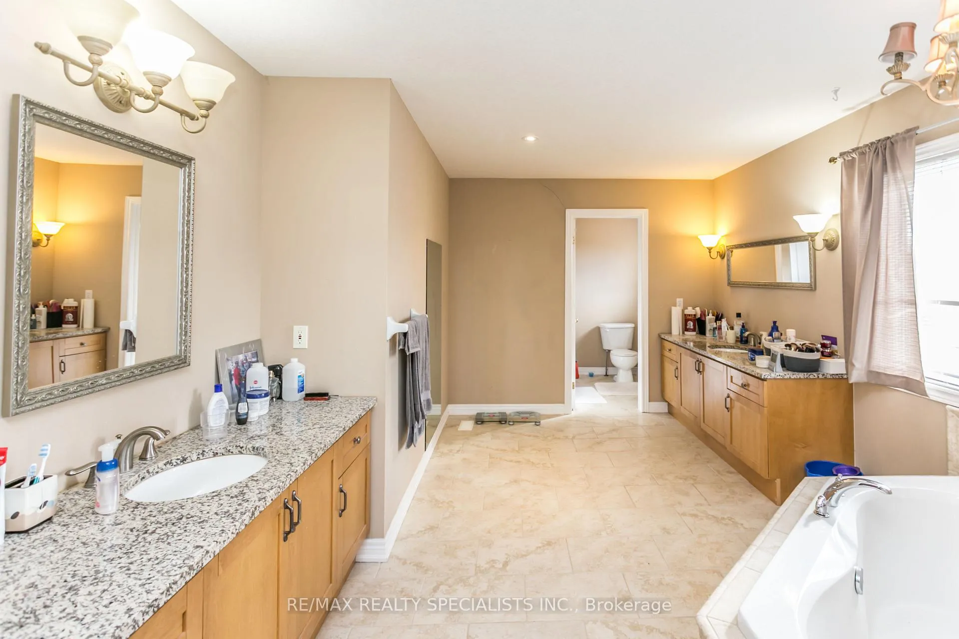 Photo 16 of 8 Playfair Court, Hamilton, Ancaster — HOMEH