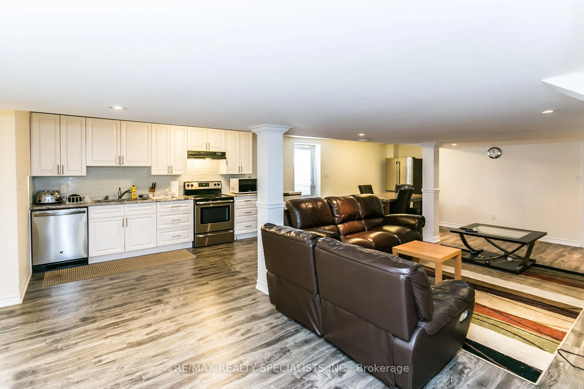 Photo 24 of 8 Playfair Court, Hamilton, Ancaster — HOMEH