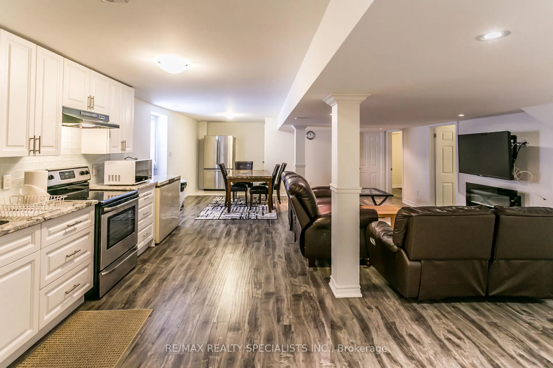 Photo 25 of 8 Playfair Court, Hamilton, Ancaster — HOMEH
