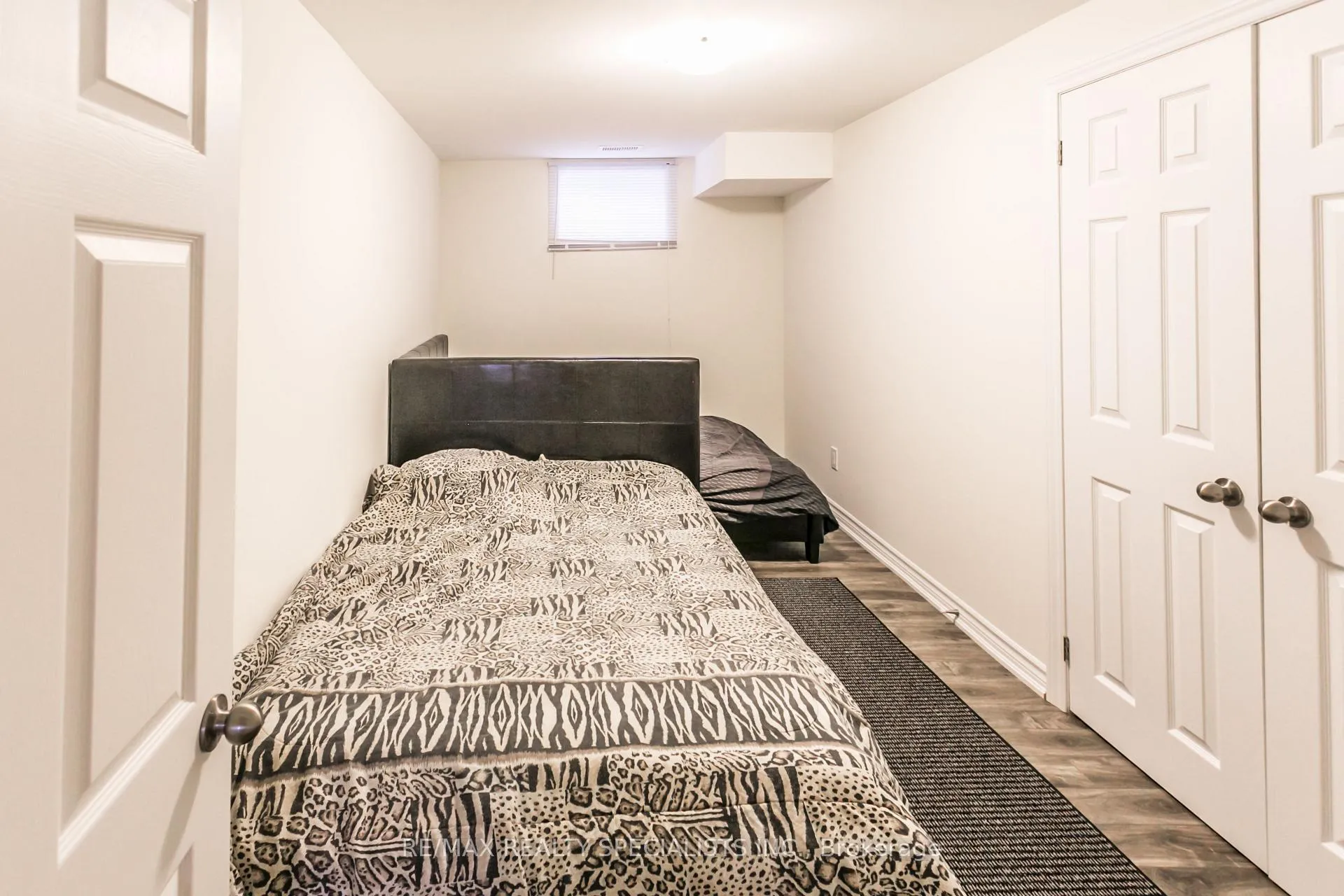 Photo 31 of 8 Playfair Court, Hamilton, Ancaster — HOMEH