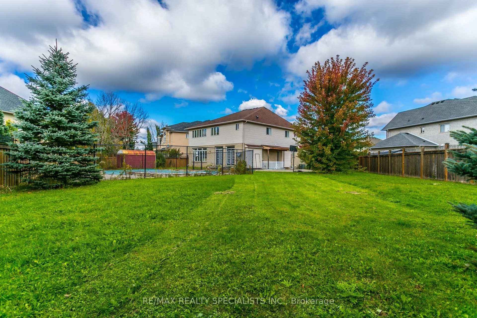 Photo 35 of 8 Playfair Court, Hamilton, Ancaster — HOMEH
