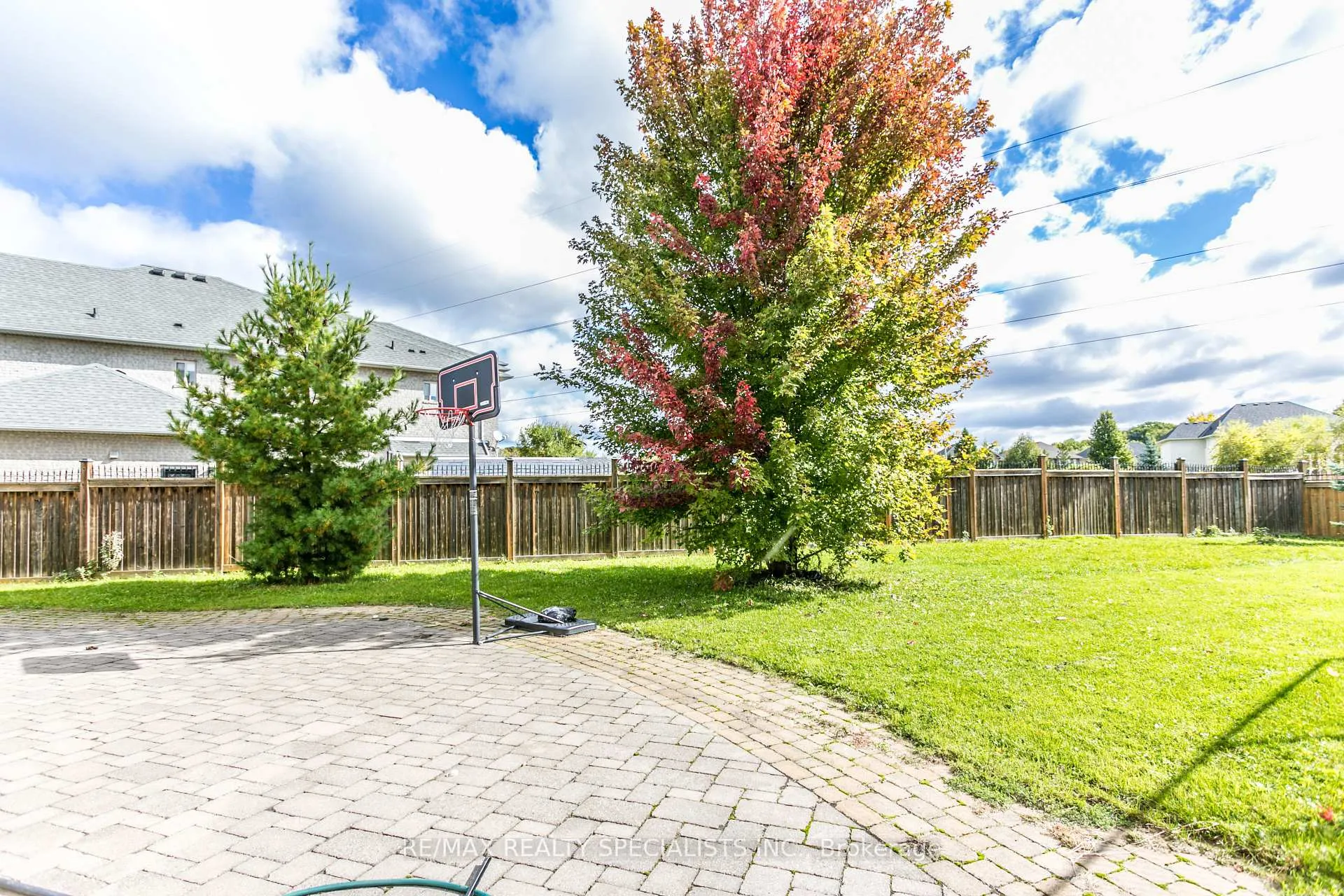 Photo 37 of 8 Playfair Court, Hamilton, Ancaster — HOMEH