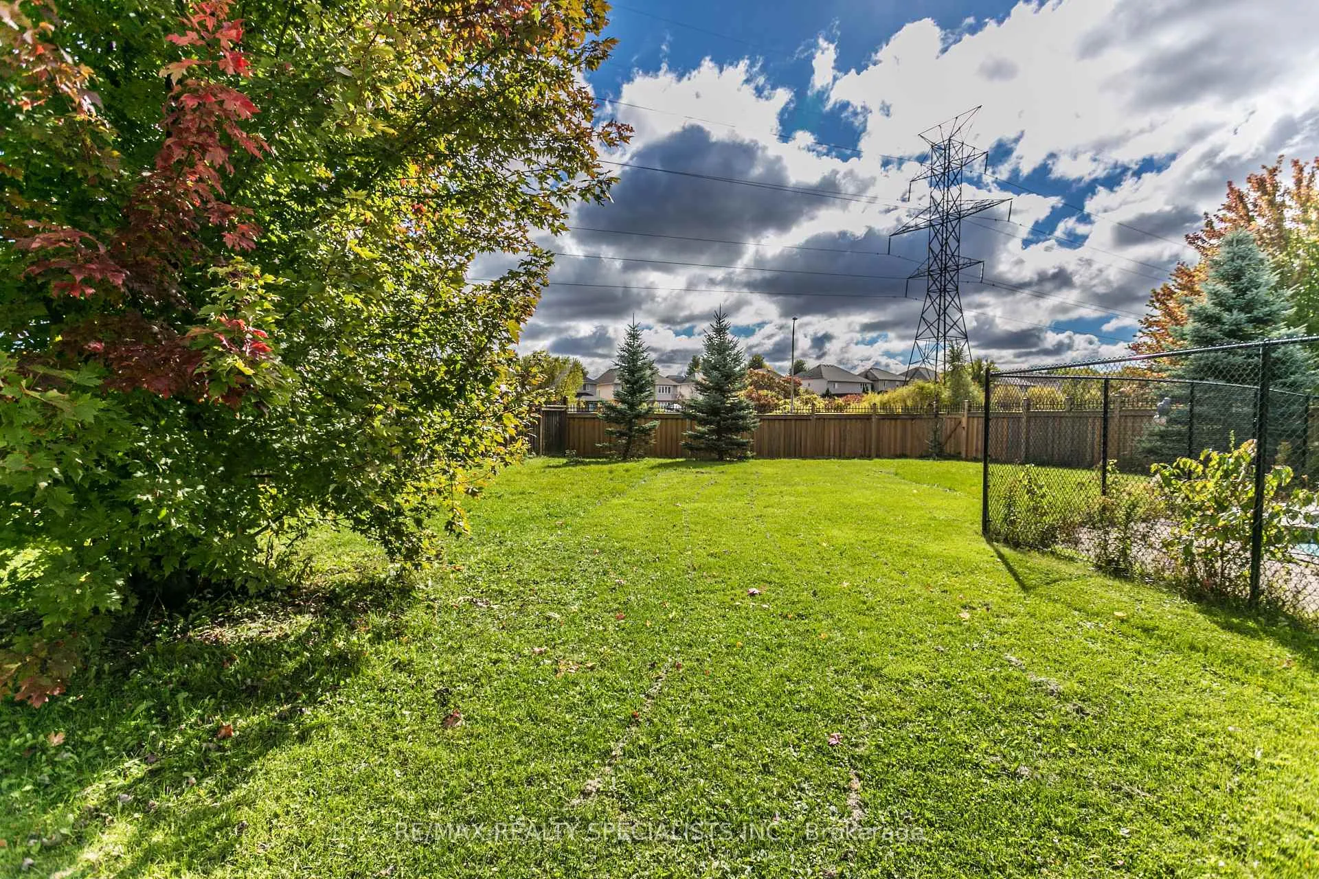 Photo 38 of 8 Playfair Court, Hamilton, Ancaster — HOMEH