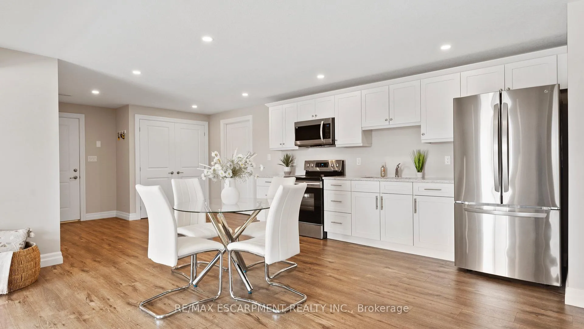 Photo 26 of Unit 3, 670 Bishopsgate Road, Brant, Paris — HOMEH