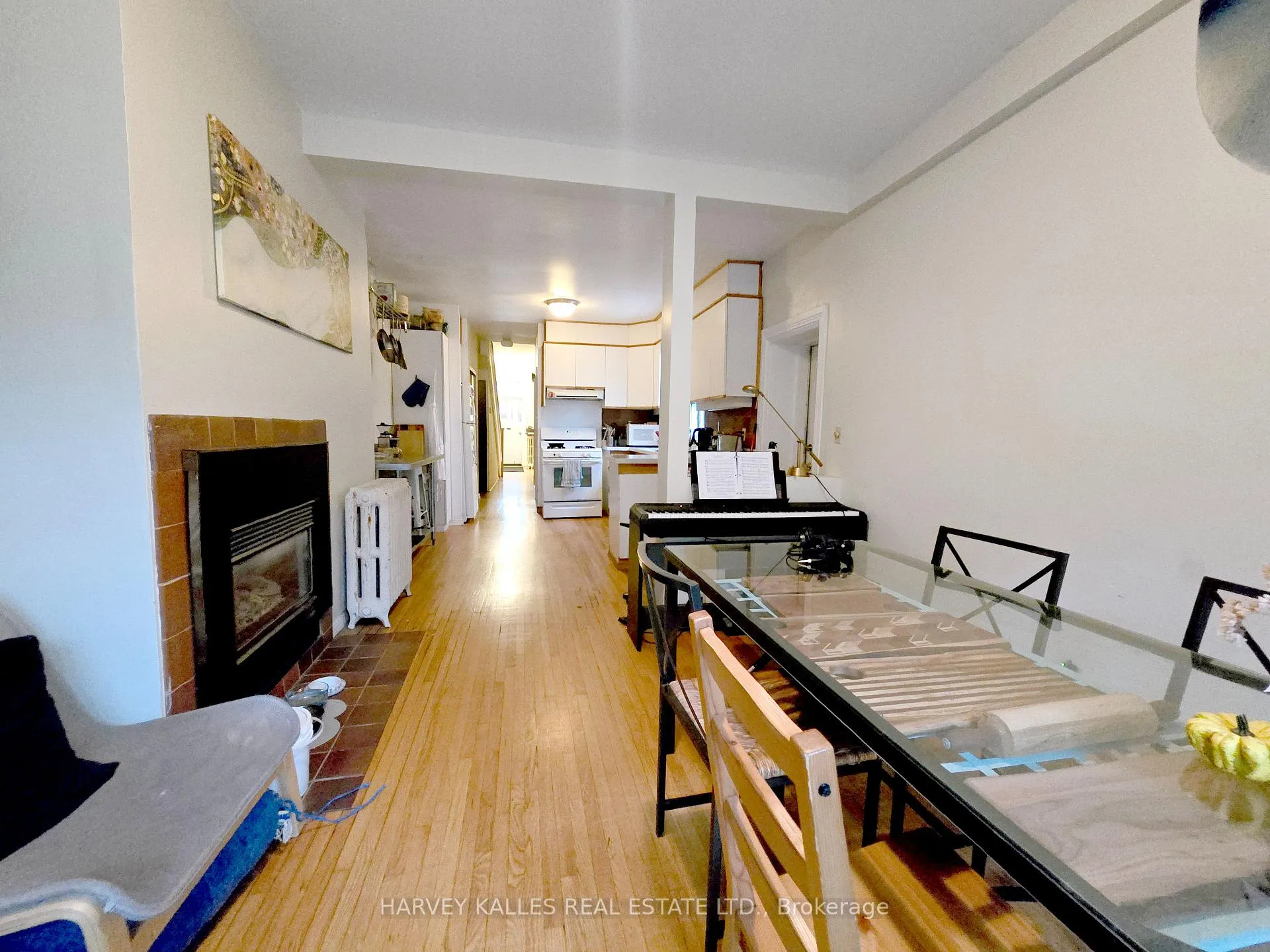 Photo 3 of 12 Bellevue Avenue, Toronto, Kensington-Chinatown — HOMEH