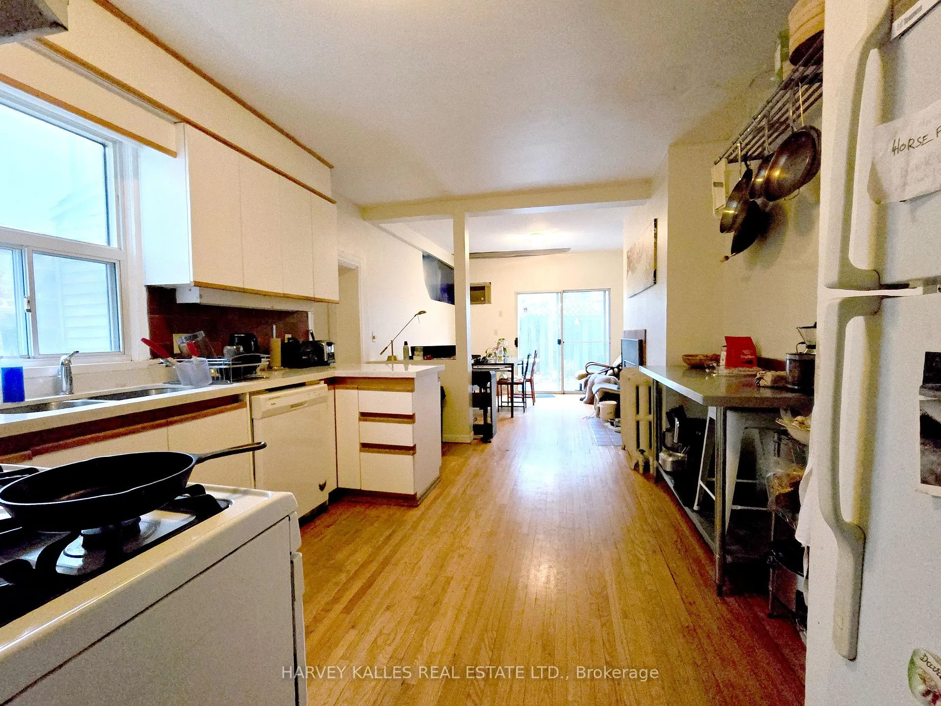 Photo 4 of 12 Bellevue Avenue, Toronto, Kensington-Chinatown — HOMEH