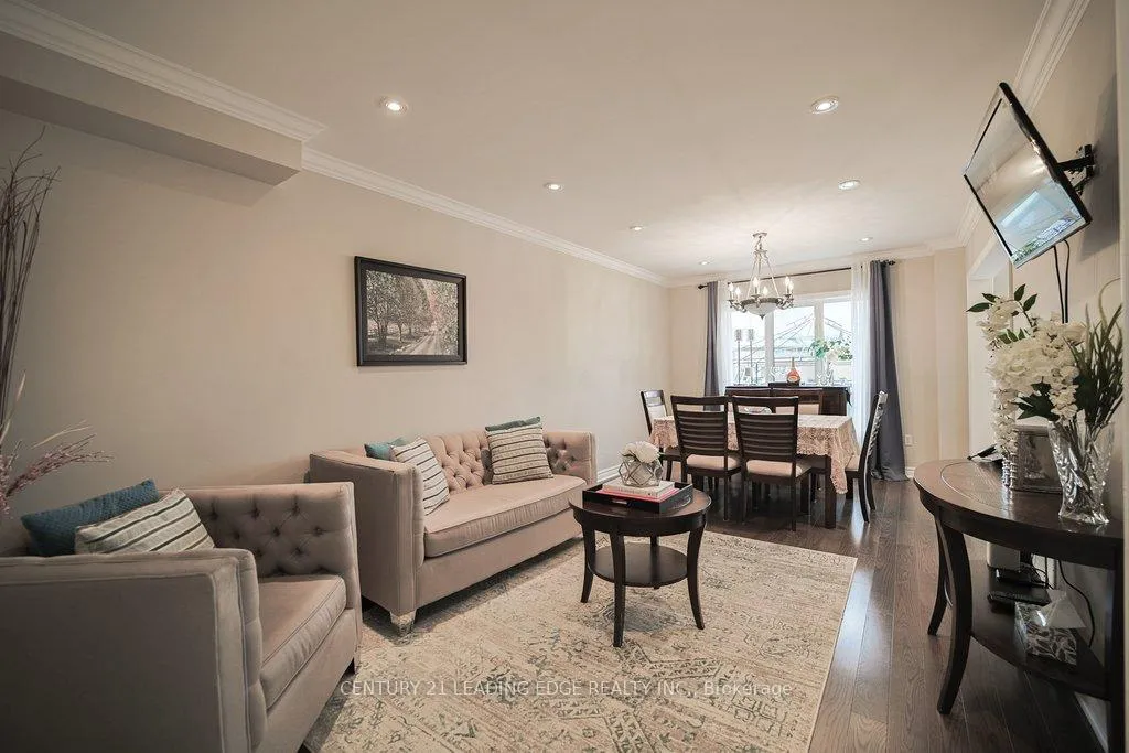 Photo 8 of 130 Solway Avenue, Vaughan, Maple — HOMEH