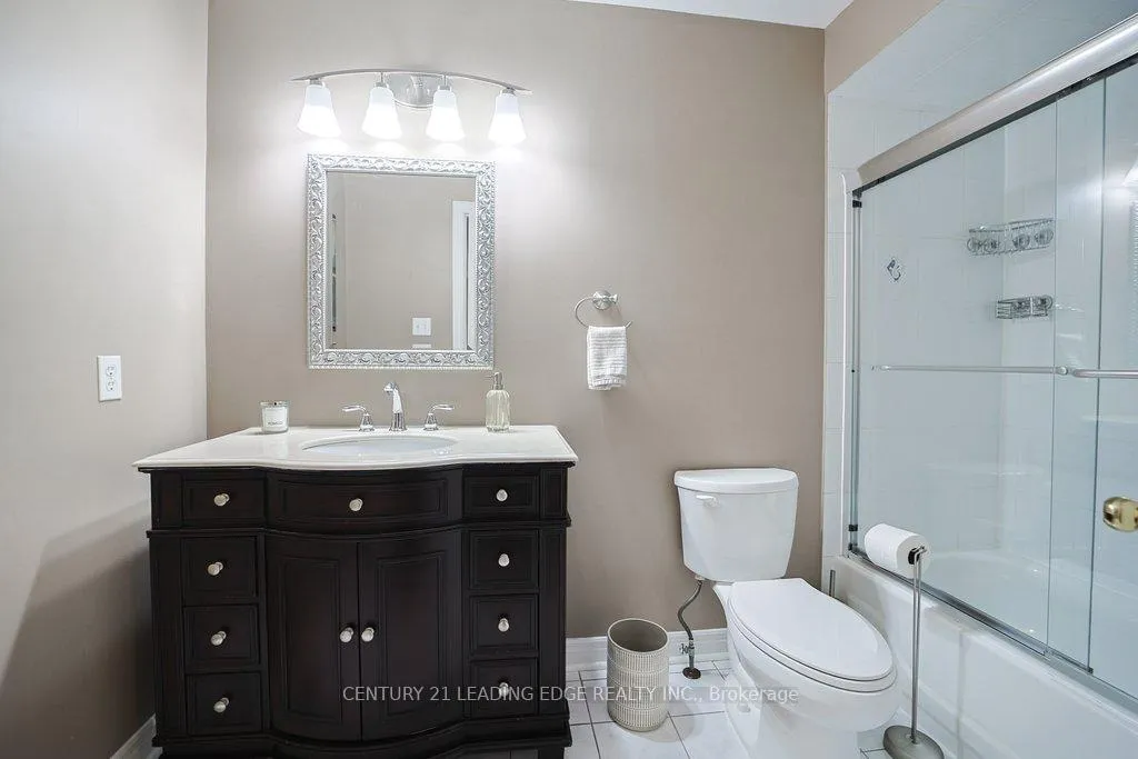 Photo 21 of 130 Solway Avenue, Vaughan, Maple — HOMEH