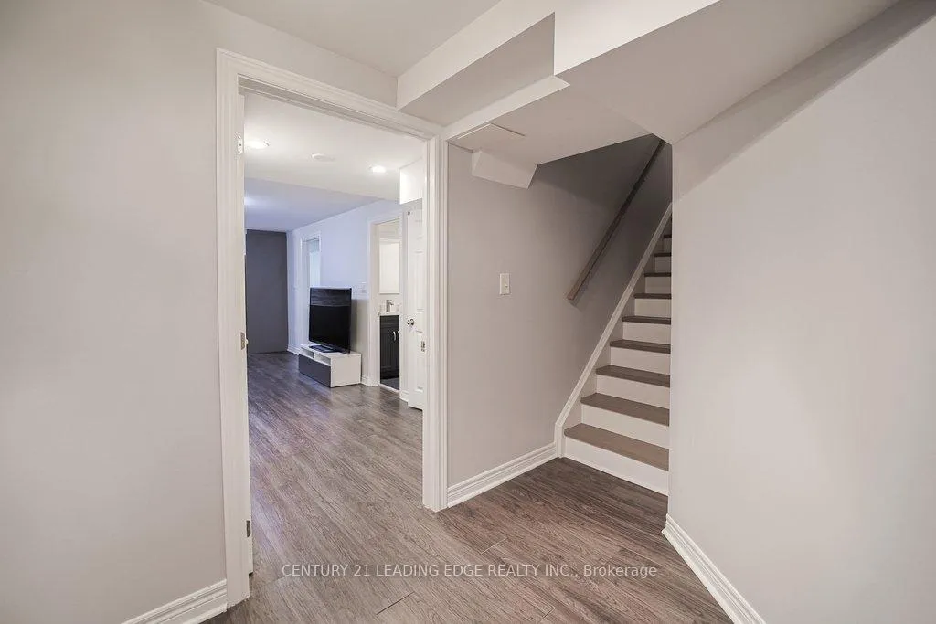 Photo 32 of 130 Solway Avenue, Vaughan, Maple — HOMEH