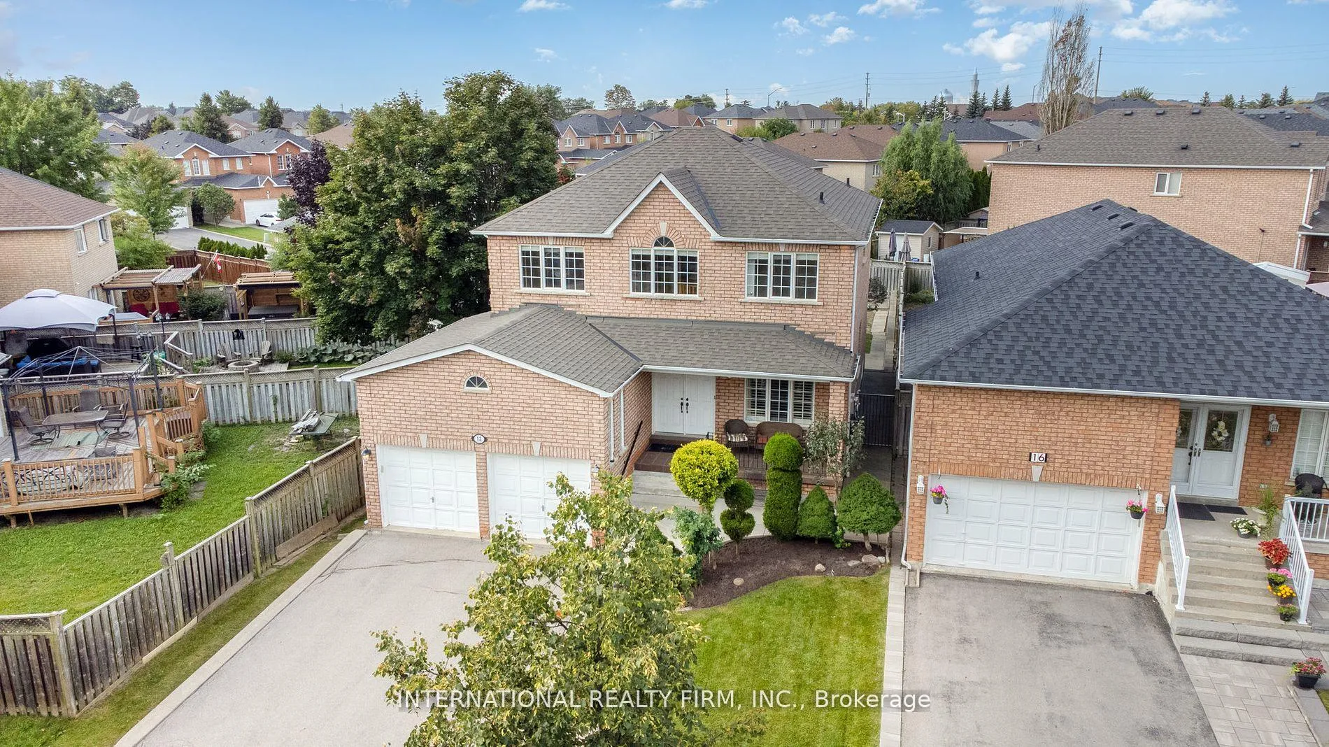 Photo 2 of 12 Giotto Crescent, Vaughan, Maple — HOMEH