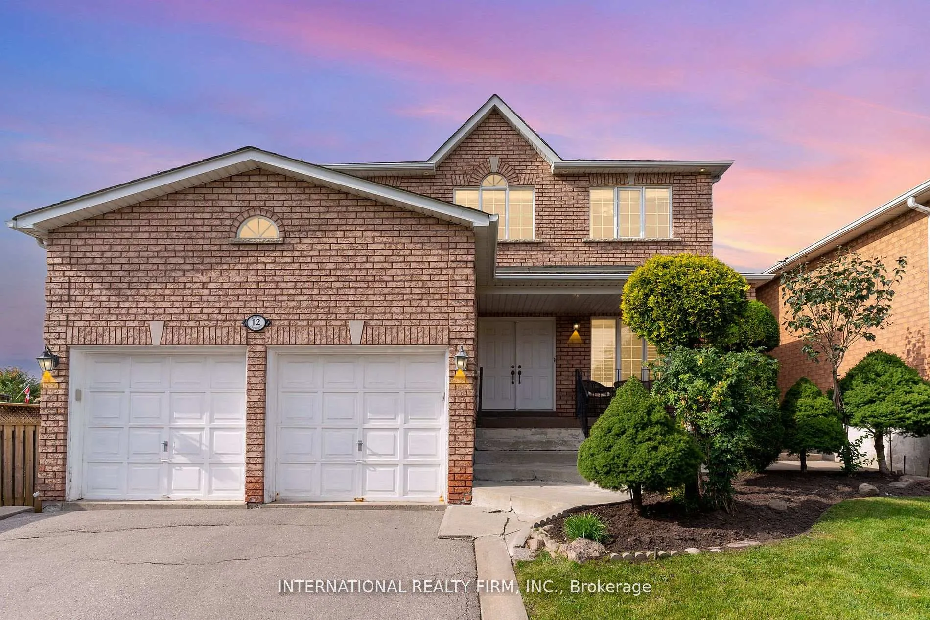 Photo 3 of 12 Giotto Crescent, Vaughan, Maple — HOMEH