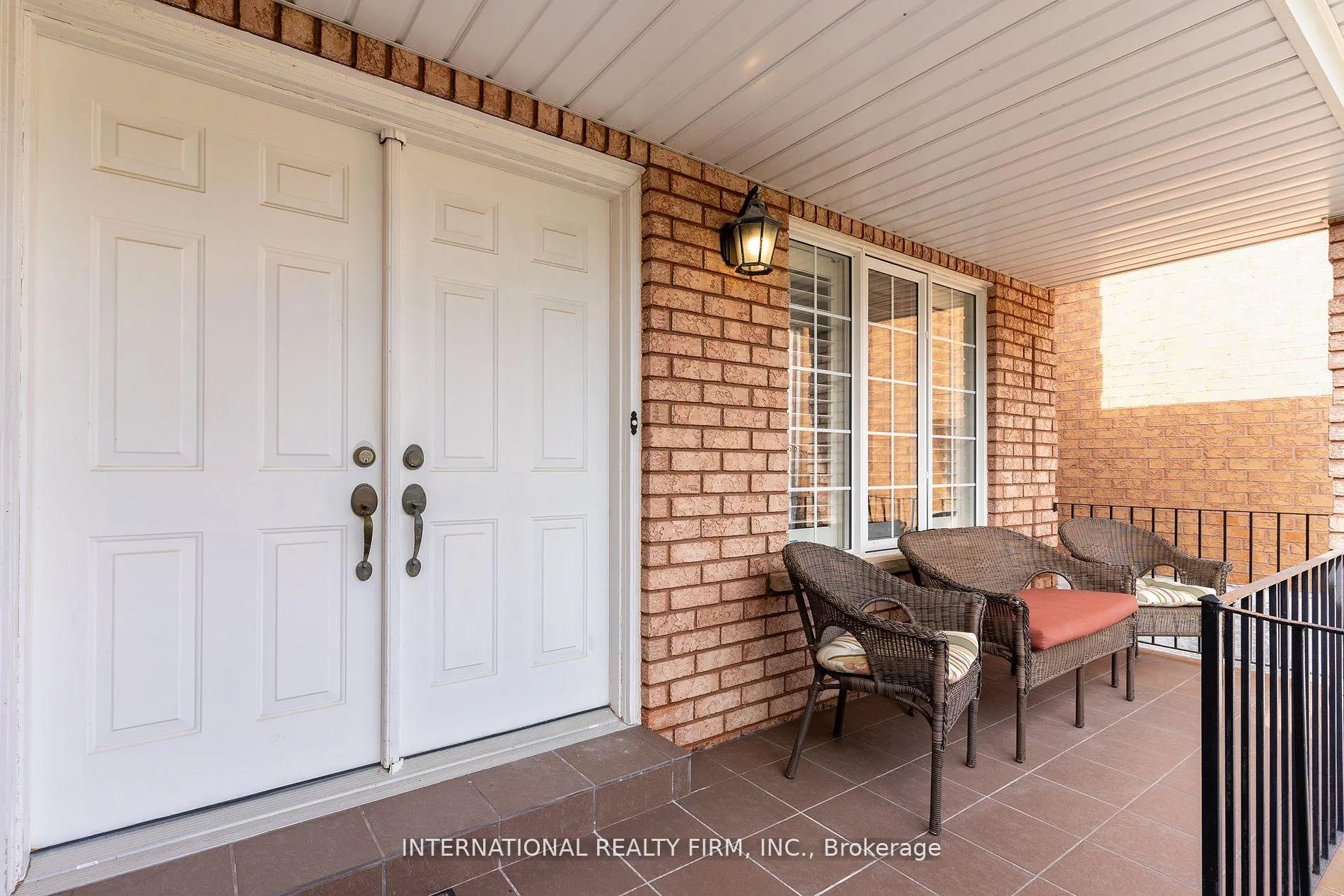 Photo 4 of 12 Giotto Crescent, Vaughan, Maple — HOMEH
