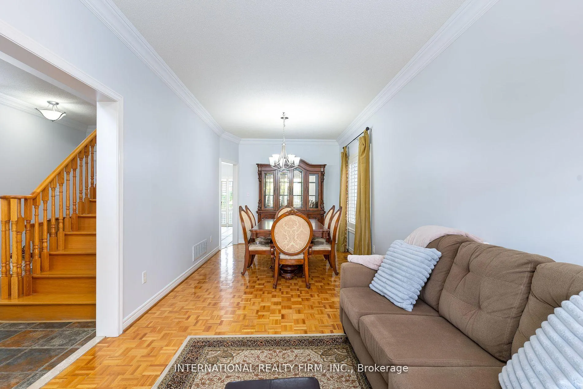 Photo 11 of 12 Giotto Crescent, Vaughan, Maple — HOMEH
