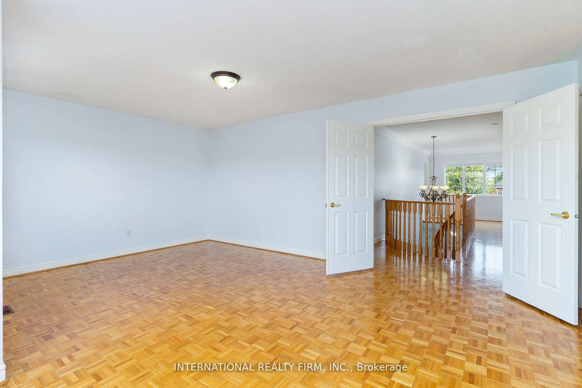 Photo 13 of 12 Giotto Crescent, Vaughan, Maple — HOMEH