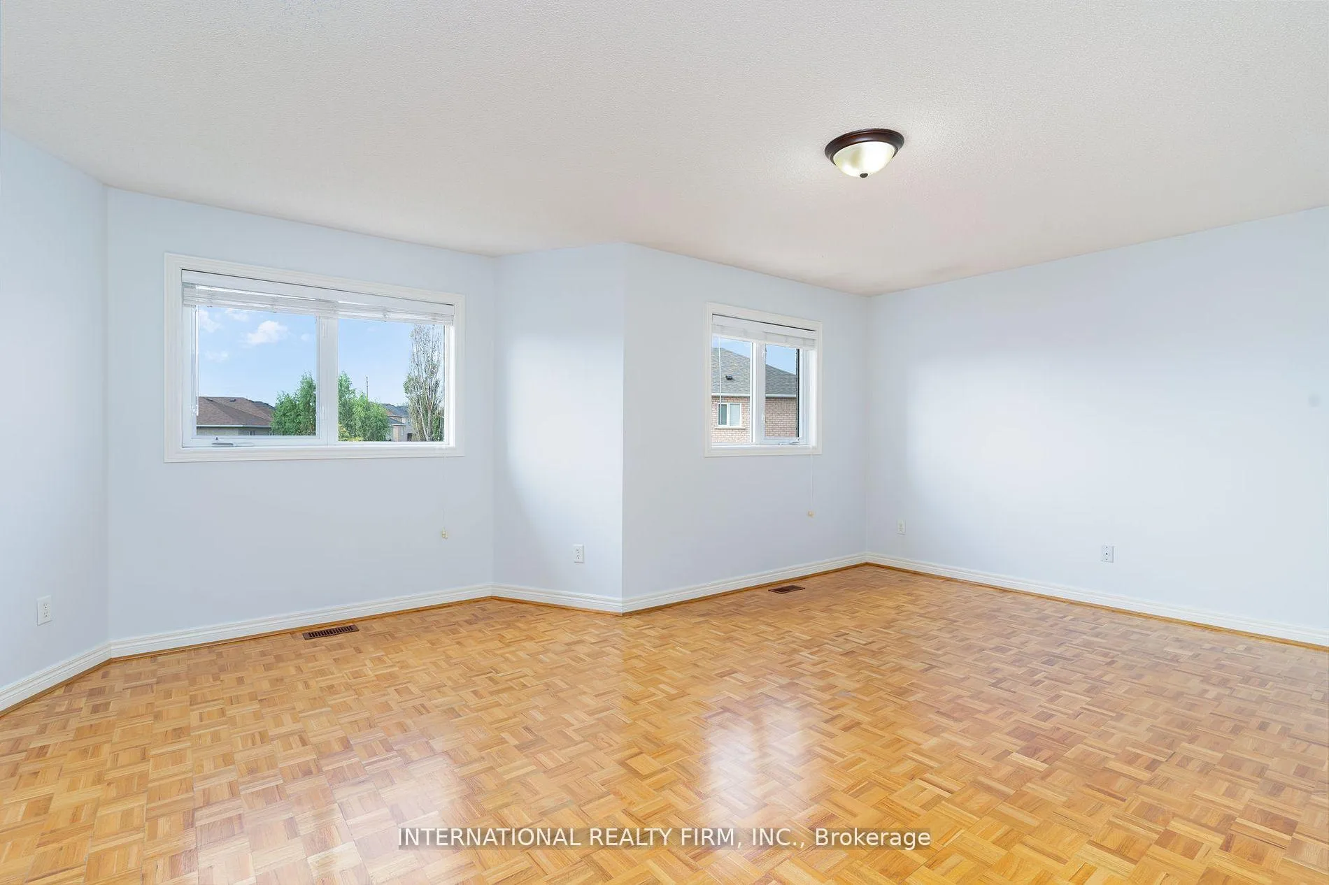 Photo 14 of 12 Giotto Crescent, Vaughan, Maple — HOMEH