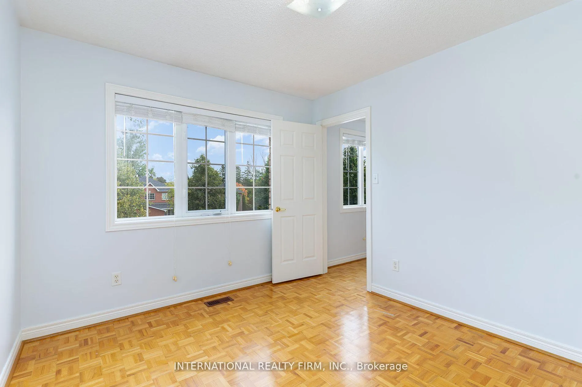 Photo 18 of 12 Giotto Crescent, Vaughan, Maple — HOMEH