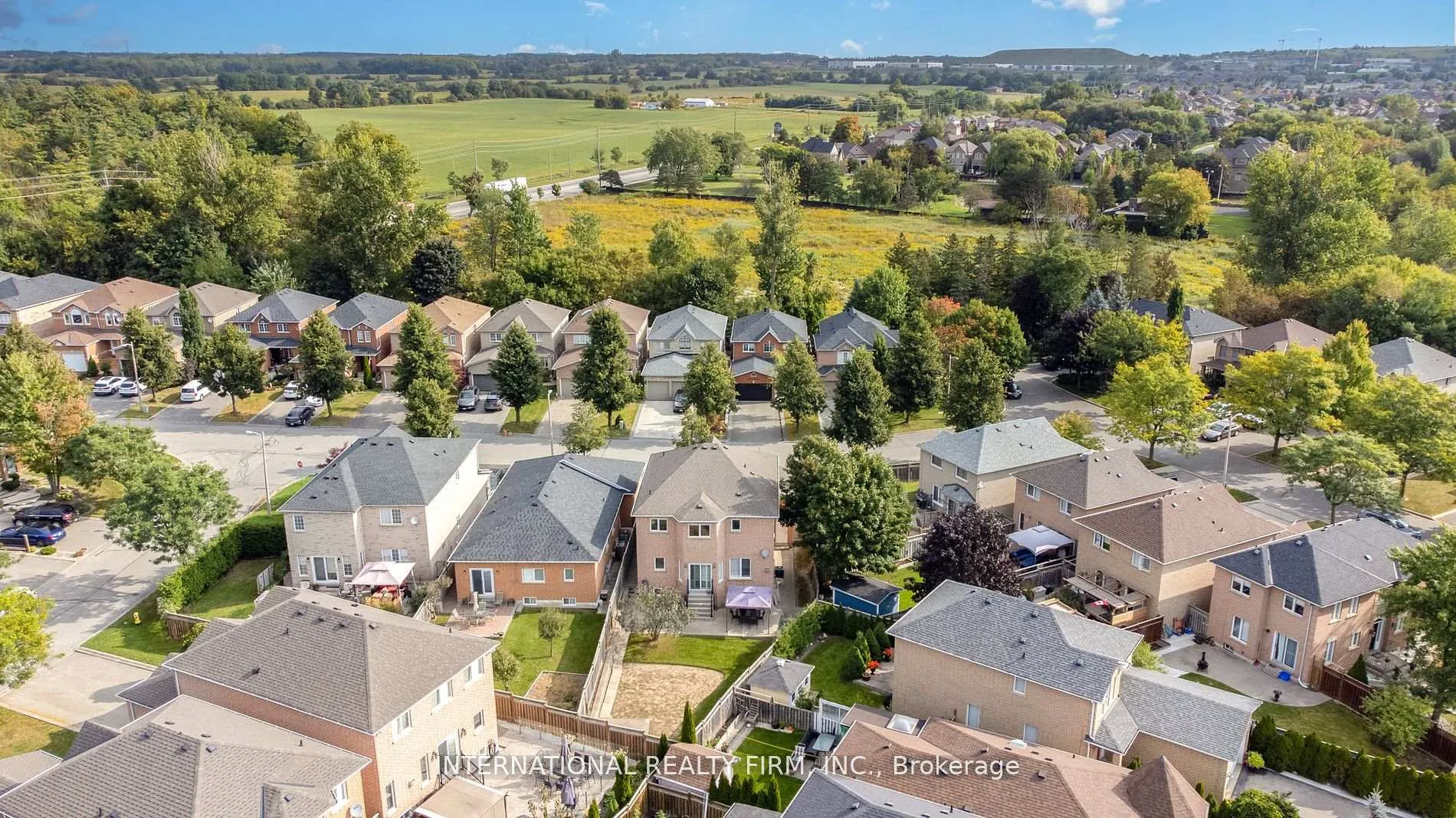 Photo 30 of 12 Giotto Crescent, Vaughan, Maple — HOMEH