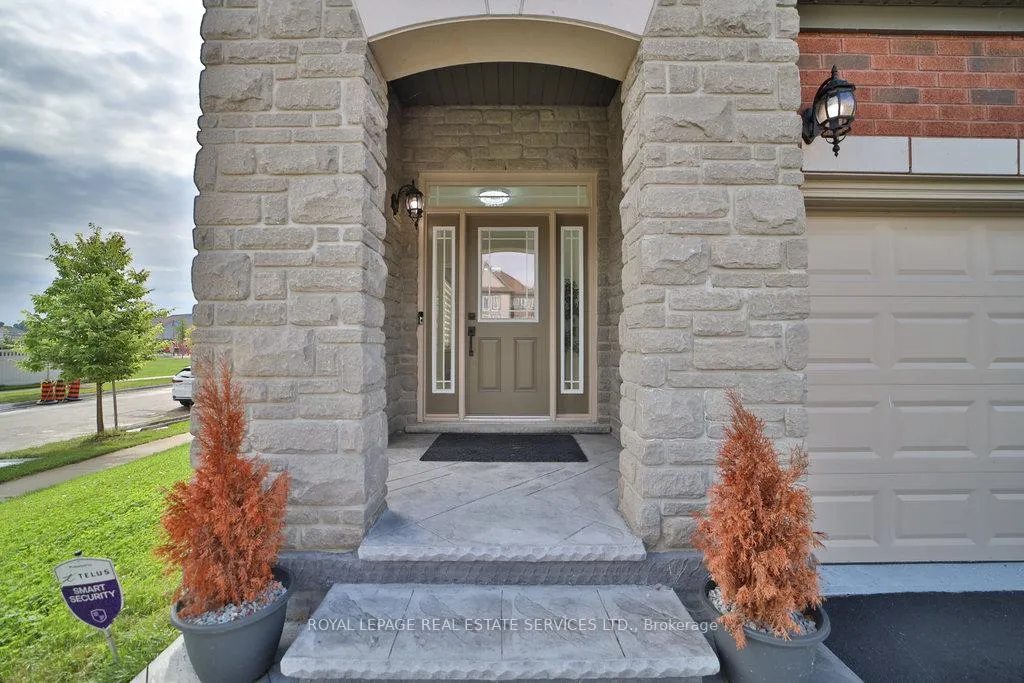 Photo 2 of 18 Valleybrook Drive, Kitchener, Grand River South — HOMEH