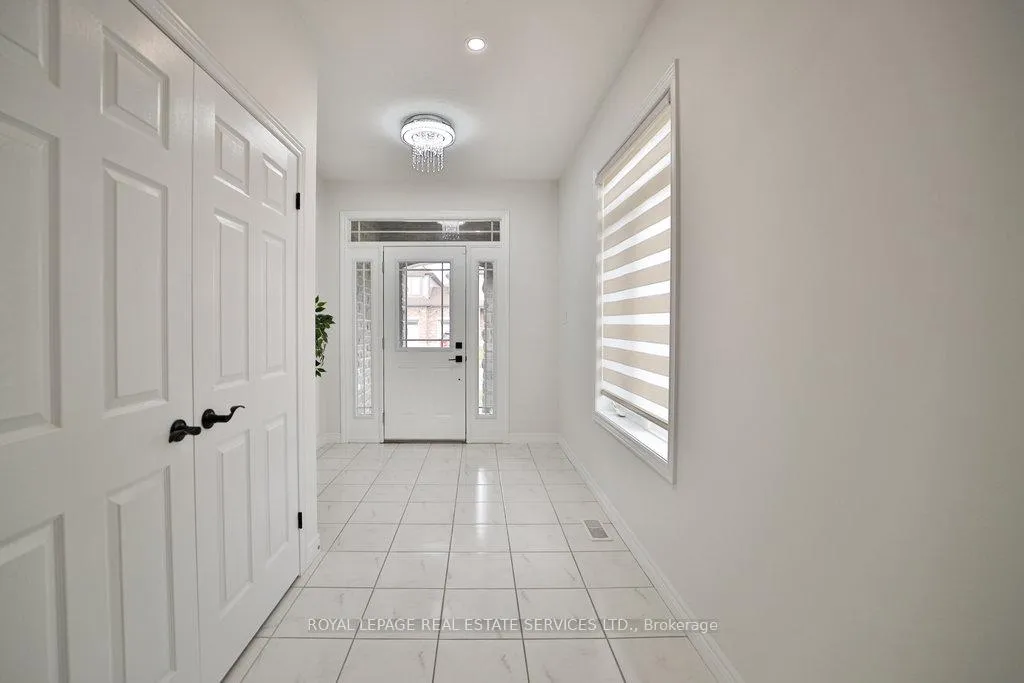 Photo 3 of 18 Valleybrook Drive, Kitchener, Grand River South — HOMEH
