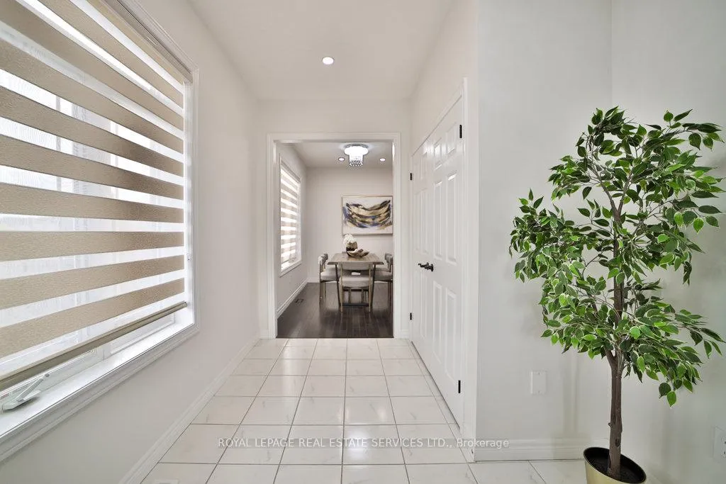 Photo 4 of 18 Valleybrook Drive, Kitchener, Grand River South — HOMEH