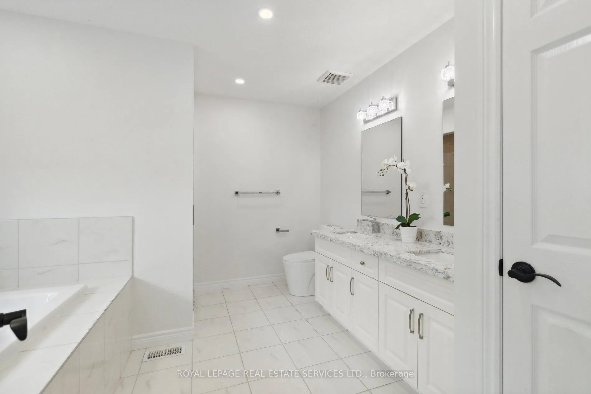 Photo 20 of 18 Valleybrook Drive, Kitchener, Grand River South — HOMEH
