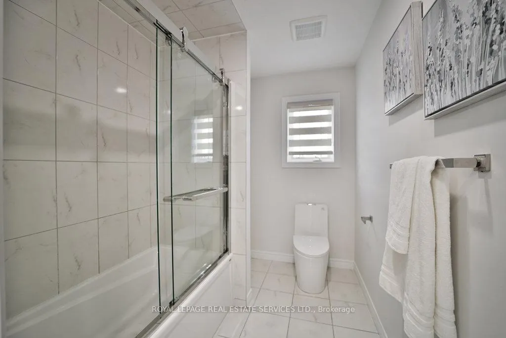 Photo 24 of 18 Valleybrook Drive, Kitchener, Grand River South — HOMEH
