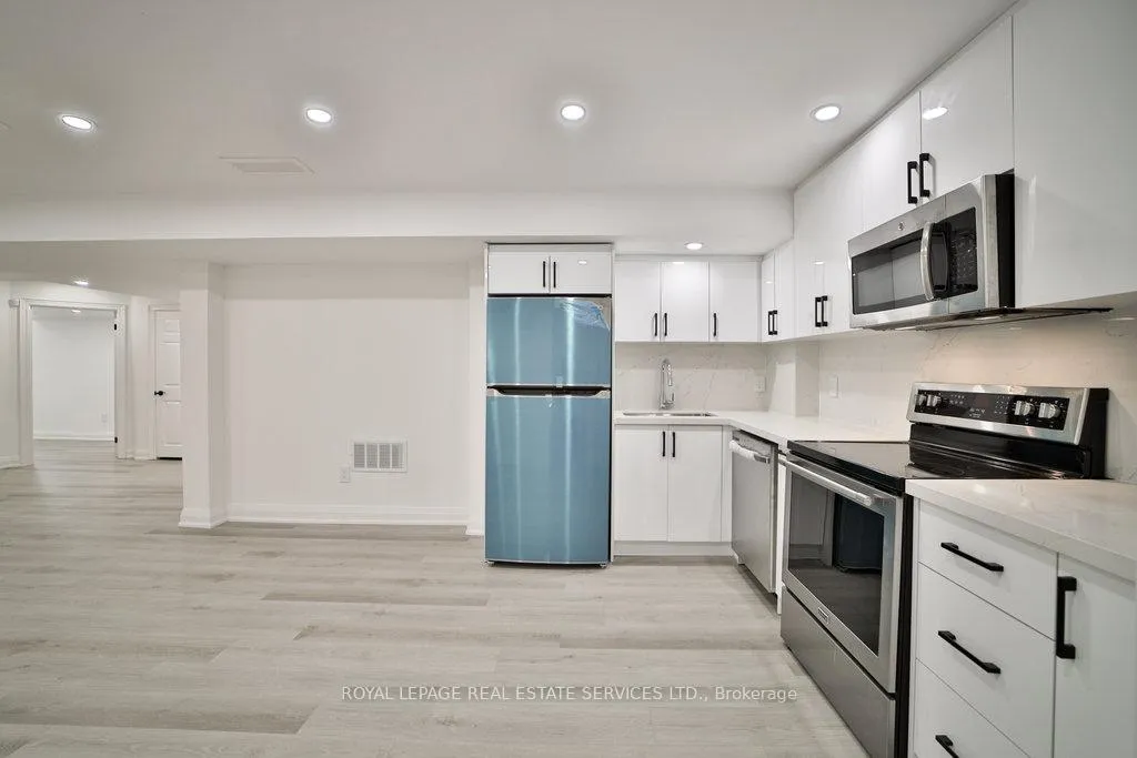 Photo 28 of 18 Valleybrook Drive, Kitchener, Grand River South — HOMEH