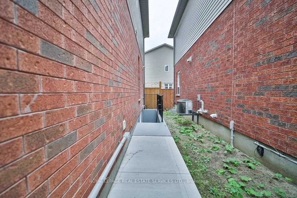 Photo 34 of 18 Valleybrook Drive, Kitchener, Grand River South — HOMEH