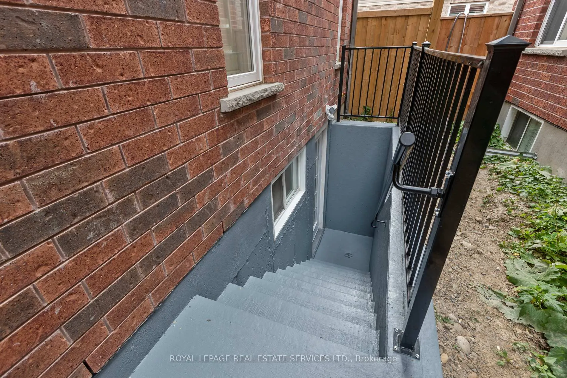 Photo 35 of 18 Valleybrook Drive, Kitchener, Grand River South — HOMEH