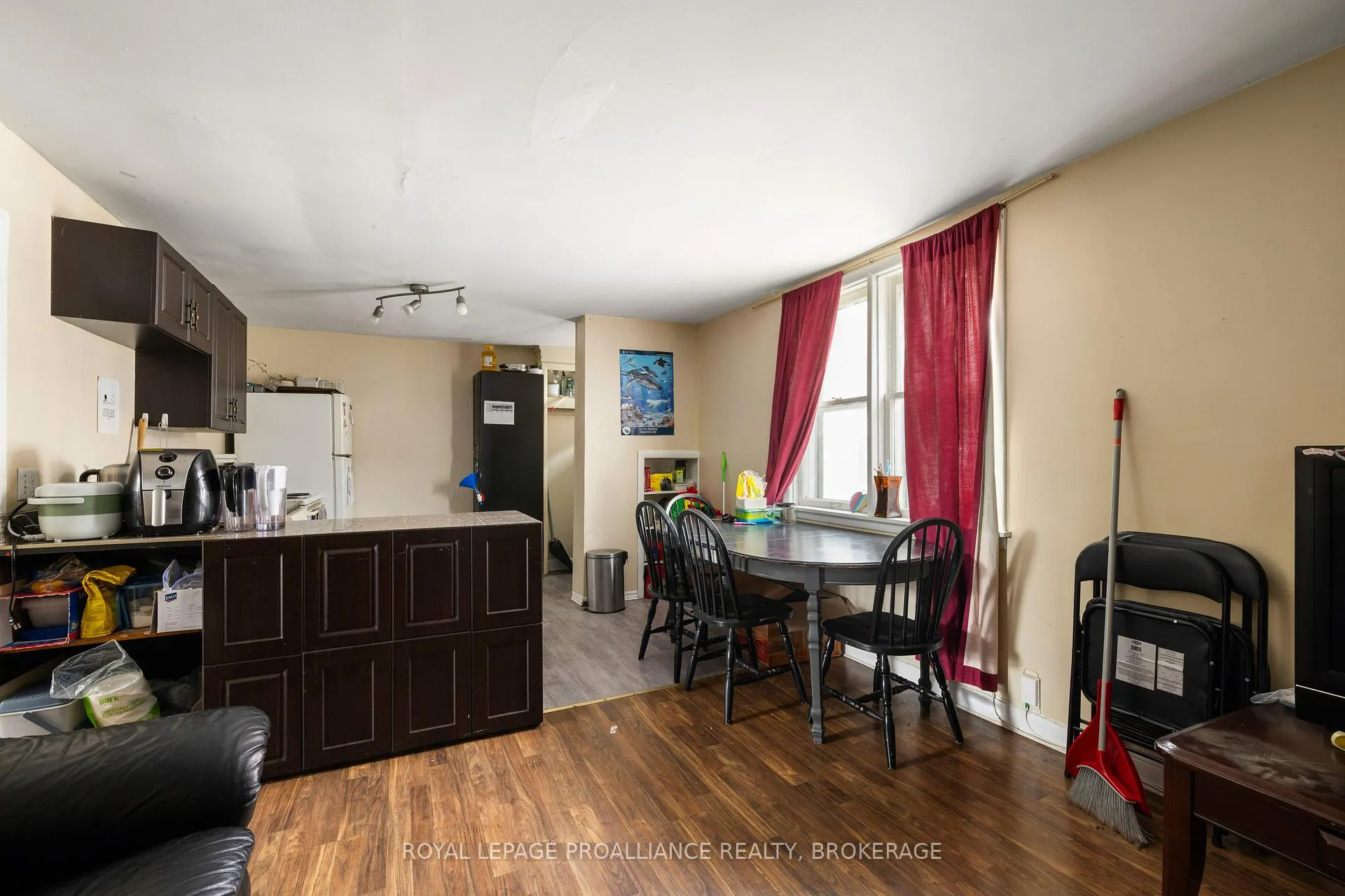 Photo 5 of 242 Colborne Street, Kingston, East of Sir John A. Blvd — HOMEH