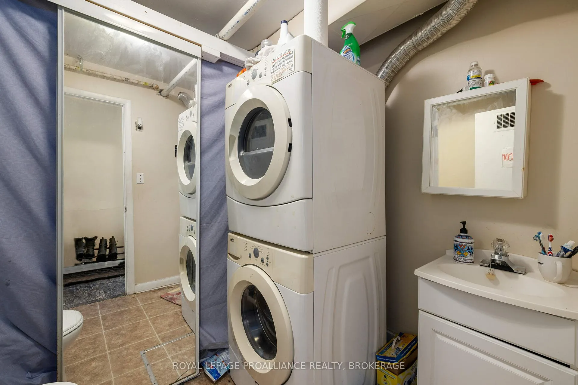 Photo 10 of 242 Colborne Street, Kingston, East of Sir John A. Blvd — HOMEH