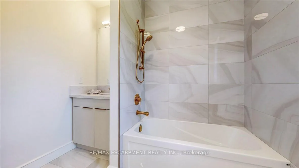 Photo 46 of 382A Southcote Road, Hamilton, Ancaster — HOMEH