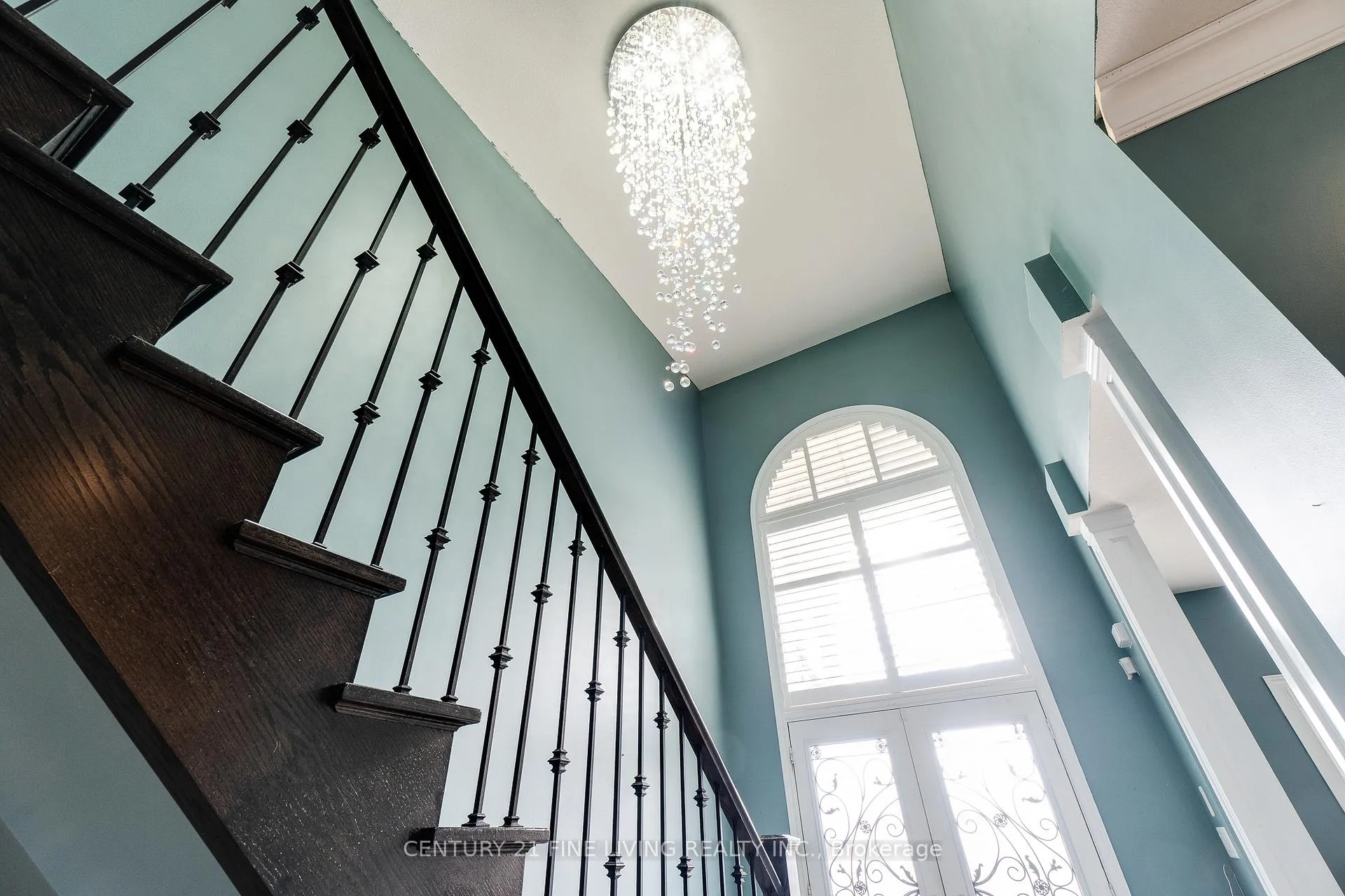 Photo 4 of 31 Weaver Drive, Hamilton, Ancaster — HOMEH