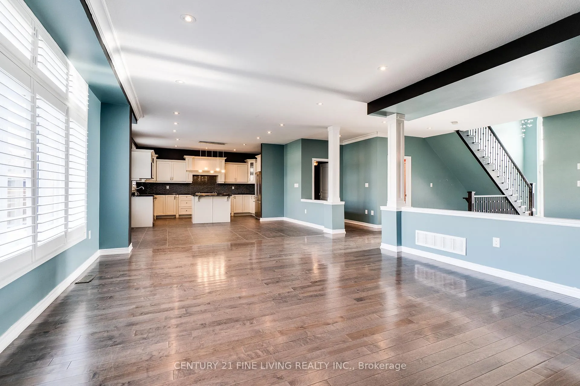Photo 6 of 31 Weaver Drive, Hamilton, Ancaster — HOMEH