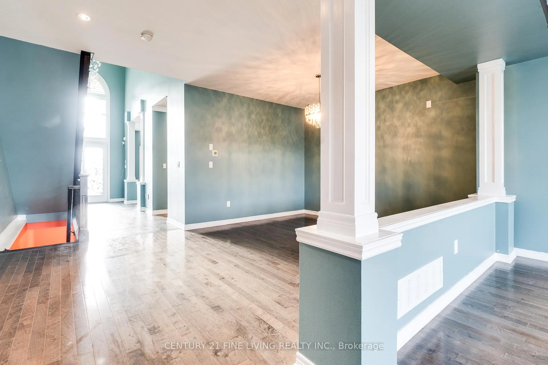 Photo 11 of 31 Weaver Drive, Hamilton, Ancaster — HOMEH