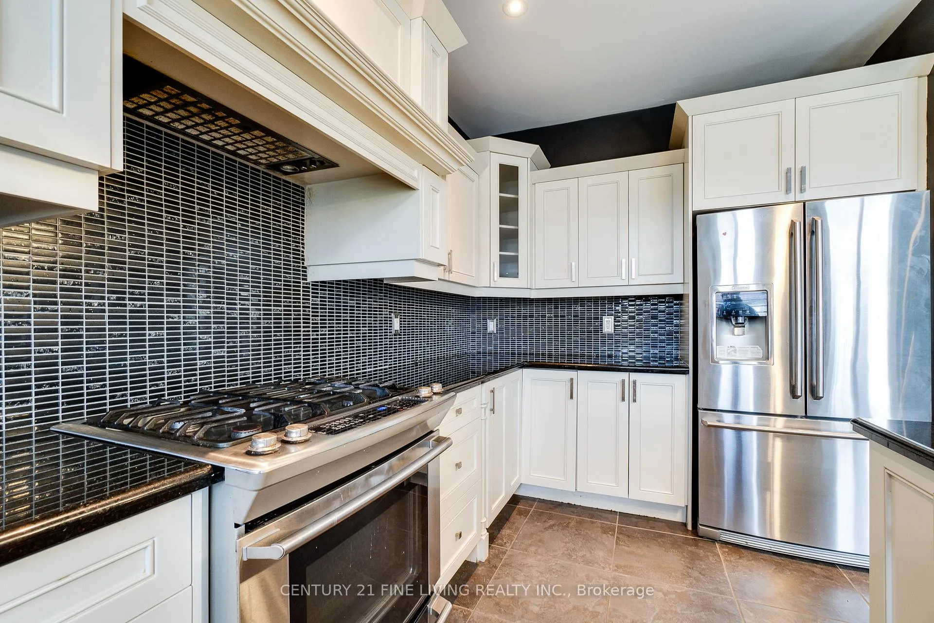 Photo 16 of 31 Weaver Drive, Hamilton, Ancaster — HOMEH
