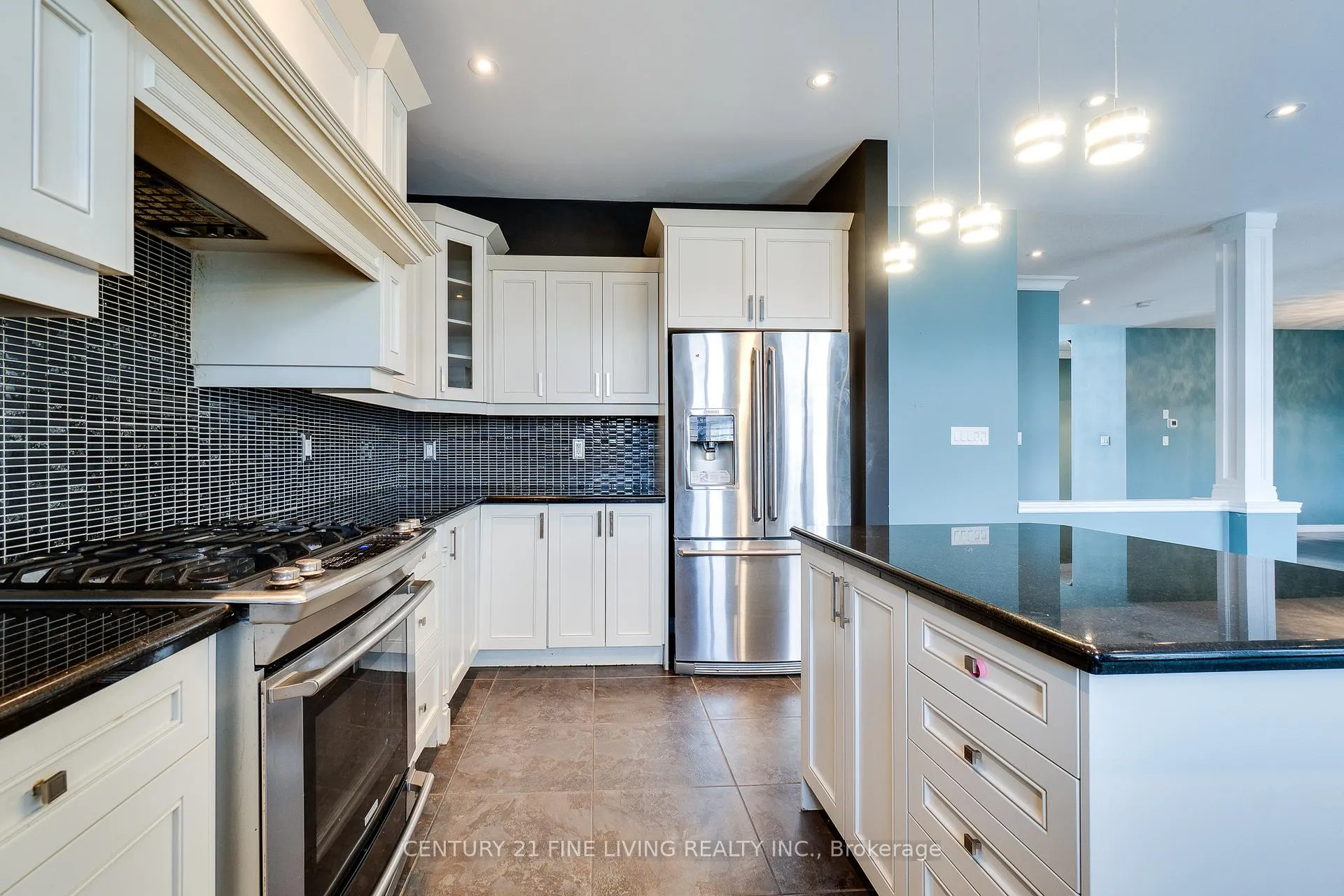 Photo 17 of 31 Weaver Drive, Hamilton, Ancaster — HOMEH