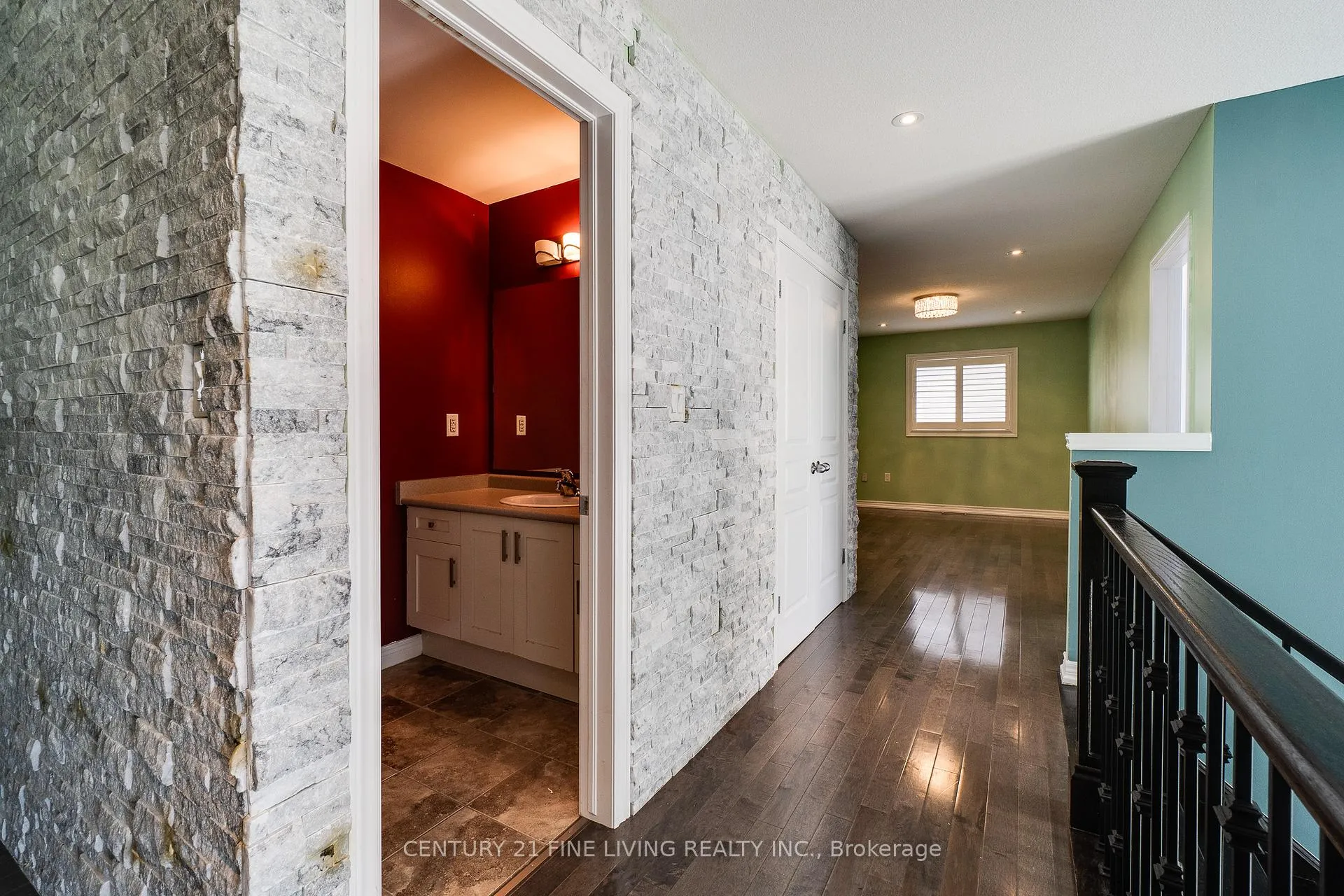 Photo 21 of 31 Weaver Drive, Hamilton, Ancaster — HOMEH