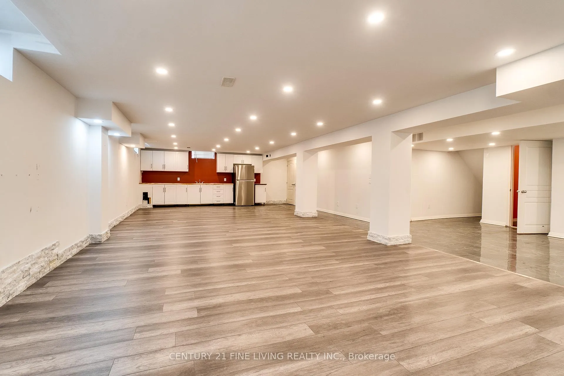 Photo 31 of 31 Weaver Drive, Hamilton, Ancaster — HOMEH